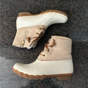Women’s Sperry Top-Sider Saltwater Duck Boot in cream
